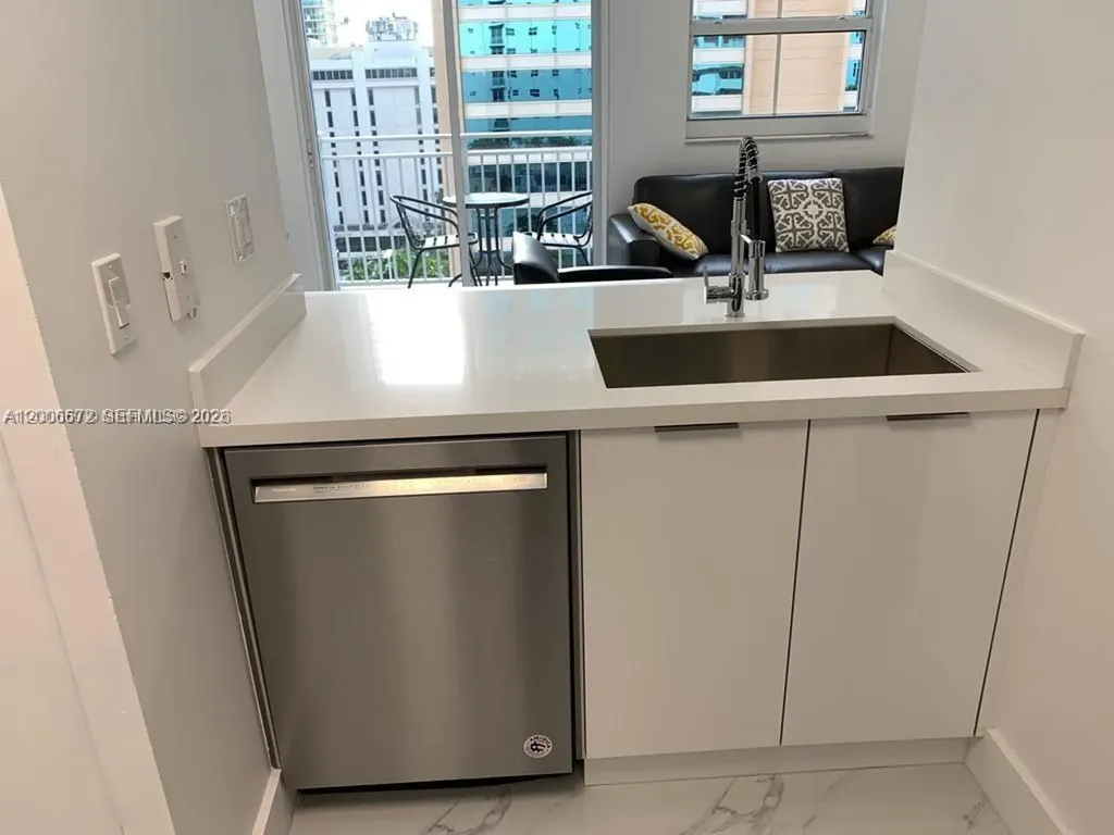 185 SE 14th Terrace Miami FL 33131