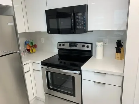 185 SE 14th Terrace Miami FL 33131