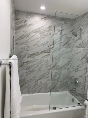185 SE 14th Terrace Miami FL 33131