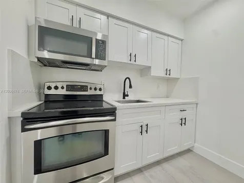 417 NW 2nd Avenue Hallandale Beach FL 33009