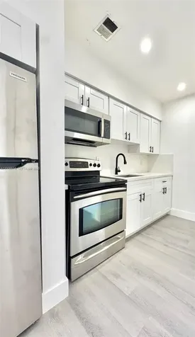 417 NW 2nd Avenue Hallandale Beach FL 33009