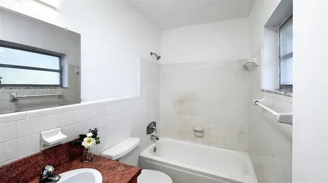 1522 NE 34th Court Oakland Park FL 33334