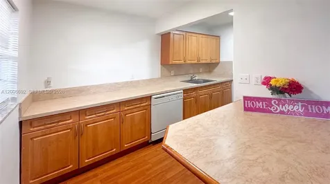 1522 NE 34th Court Oakland Park FL 33334