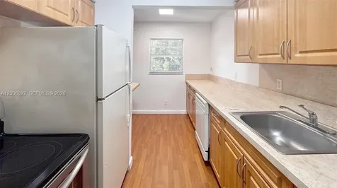 1522 NE 34th Court Oakland Park FL 33334