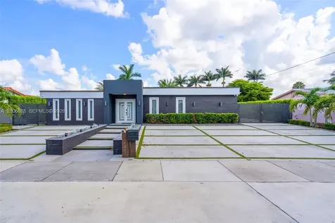 8241 NW 182nd Street Hialeah FL 33015