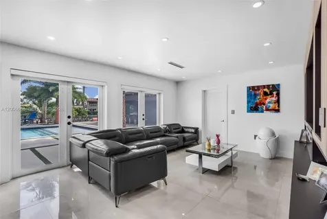 8241 NW 182nd Street Hialeah FL 33015