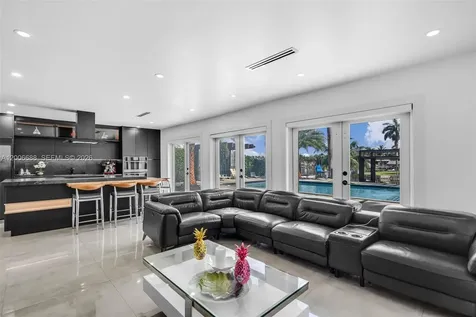 8241 NW 182nd Street Hialeah FL 33015