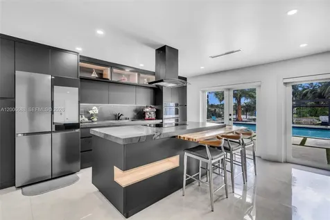 8241 NW 182nd Street Hialeah FL 33015