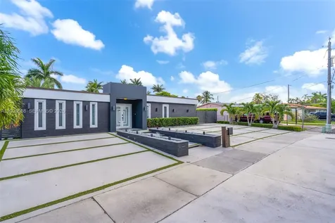8241 NW 182nd Street Hialeah FL 33015