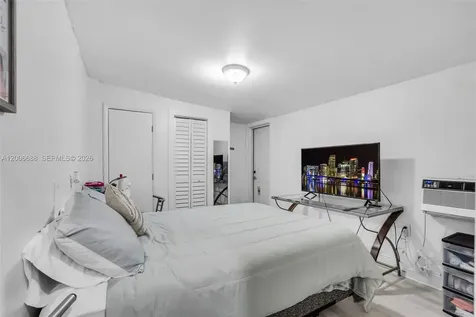 8241 NW 182nd Street Hialeah FL 33015