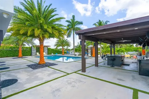 8241 NW 182nd Street Hialeah FL 33015