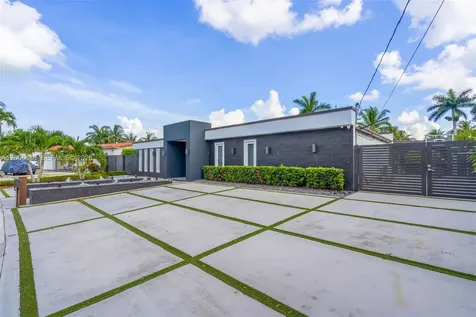 8241 NW 182nd Street Hialeah FL 33015
