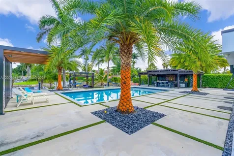 8241 NW 182nd Street Hialeah FL 33015