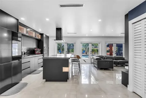 8241 NW 182nd Street Hialeah FL 33015