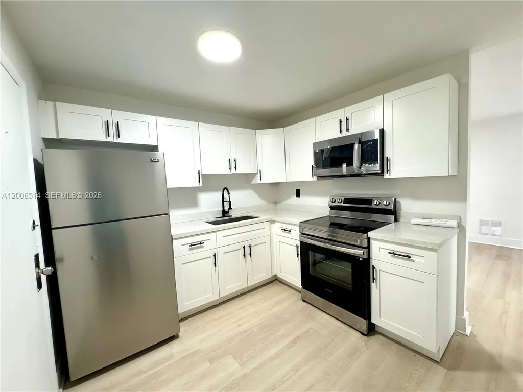 12215 W Dixie Highway North Miami FL 33161