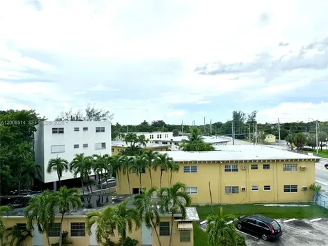 12215 W Dixie Highway North Miami FL 33161