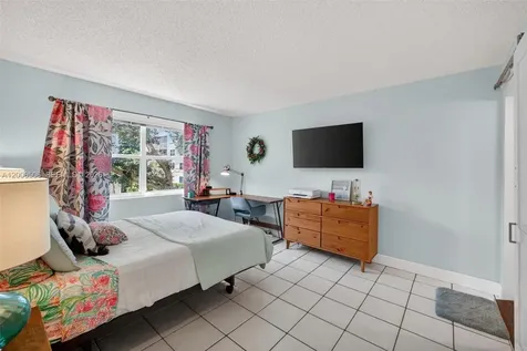 1541 S Ocean Boulevard Lauderdale By The Sea FL 33062