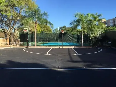 19999 E Country Club Drive Aventura FL 33180