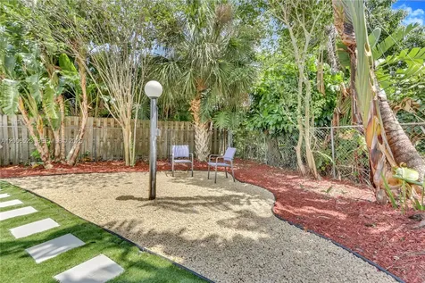 222 SE 11th Court Deerfield Beach FL 33441