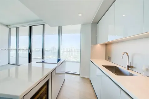 18975 Collins Avenue Sunny Isles Beach FL 33160