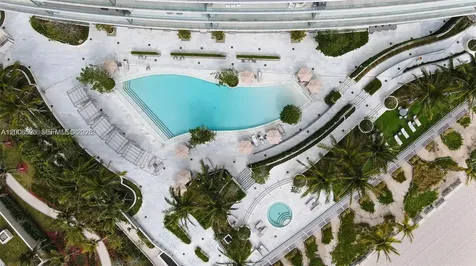 18975 Collins Avenue Sunny Isles Beach FL 33160