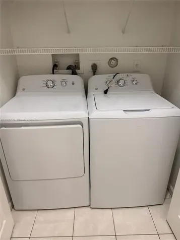 9040 NW 54th Street Sunrise FL 33351