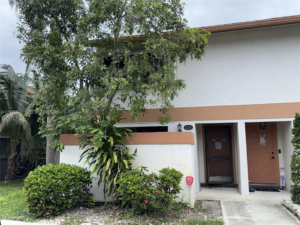 4220 SW 71st Way Davie FL 33314