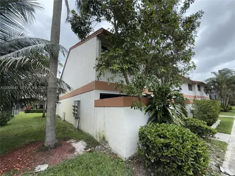 4220 SW 71st Way Davie FL 33314
