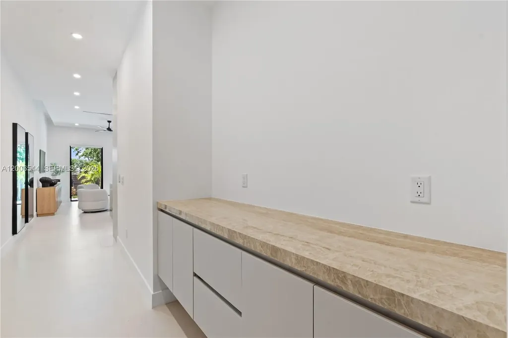 1321 NE 13th Avenue Fort Lauderdale FL 33304