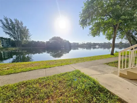 3690 N 56th Avenue Hollywood FL 33021