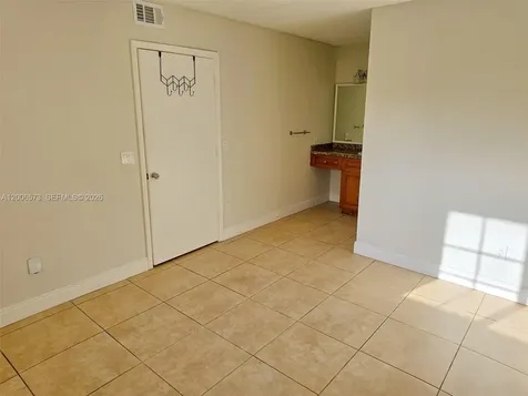 3690 N 56th Avenue Hollywood FL 33021