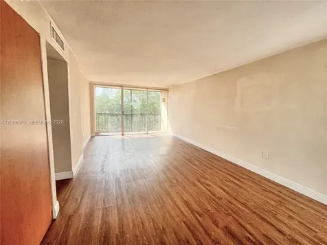 8870 Fontainebleau Boulevard Miami FL 33172