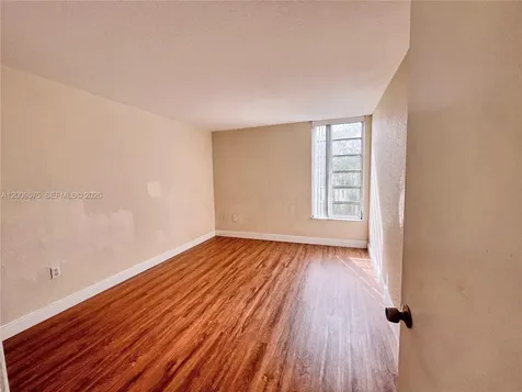 8870 Fontainebleau Boulevard Miami FL 33172