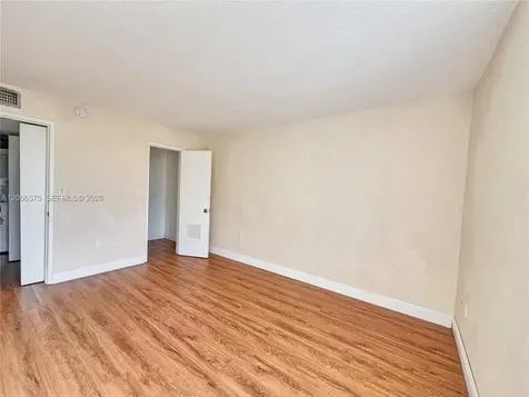 8870 Fontainebleau Boulevard Miami FL 33172