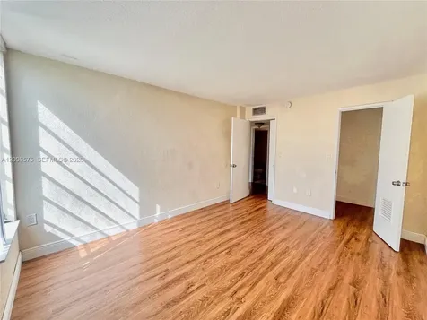 8870 Fontainebleau Boulevard Miami FL 33172