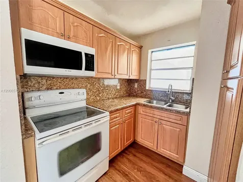 8870 Fontainebleau Boulevard Miami FL 33172