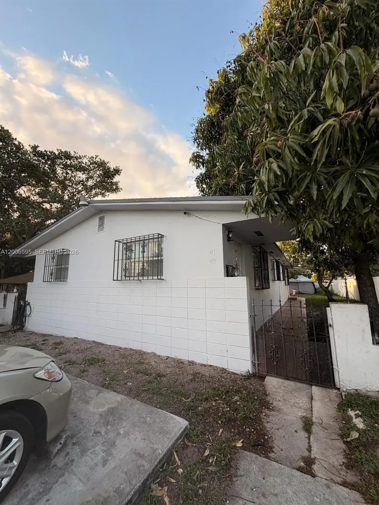 41 E 20th Street Hialeah FL 33010