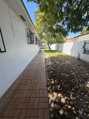 41 E 20th Street Hialeah FL 33010