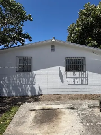 41 E 20th Street Hialeah FL 33010