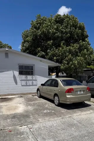 41 E 20th Street Hialeah FL 33010