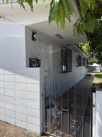 41 E 20th Street Hialeah FL 33010
