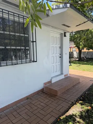 41 E 20th Street Hialeah FL 33010