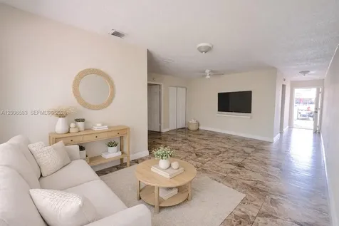 3896 NW 207 Street Miami Gardens FL 33055