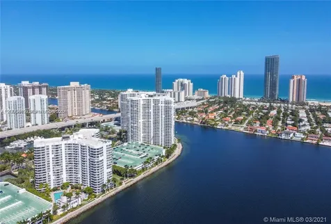 3600 Mystic Pointe Drive Aventura FL 33180