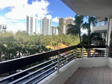 3600 Mystic Pointe Drive Aventura FL 33180