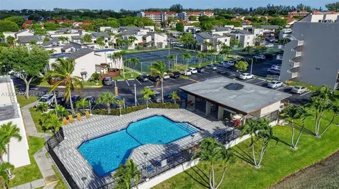 10302 NW 9th St Circle Miami FL 33172