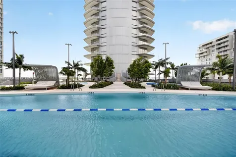 175 SE 25th Road Miami FL 33129