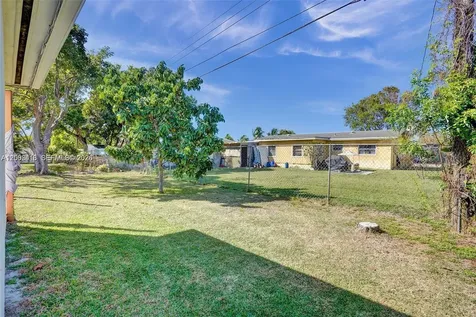 7131 NW 24th Place Sunrise FL 33313