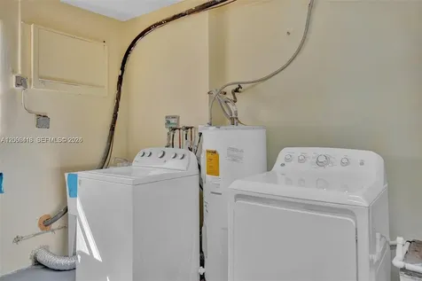 7131 NW 24th Place Sunrise FL 33313