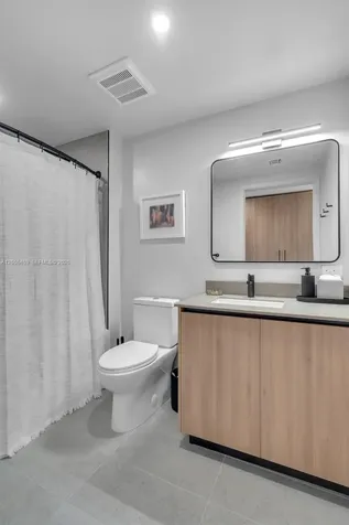 121 NE 5th Street Miami FL 33132